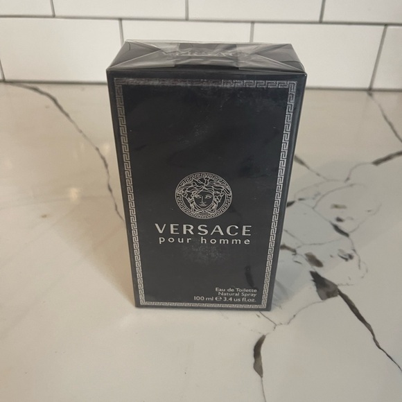 Men’s Versace Pour Homme Eau De Parfum 3.4 FL OZ. - Picture 1 of 5